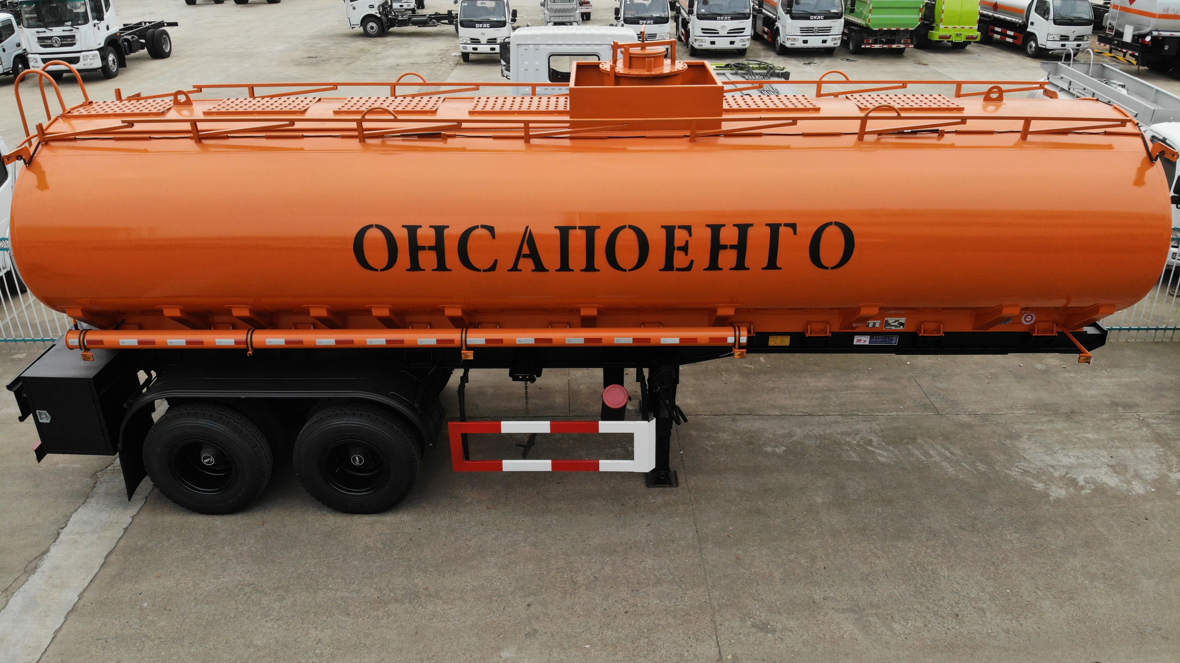 10臺(tái)外貿(mào)出口運(yùn)油半掛車(chē)，10臺(tái)危化品罐車(chē)發(fā)車(chē)交付客戶